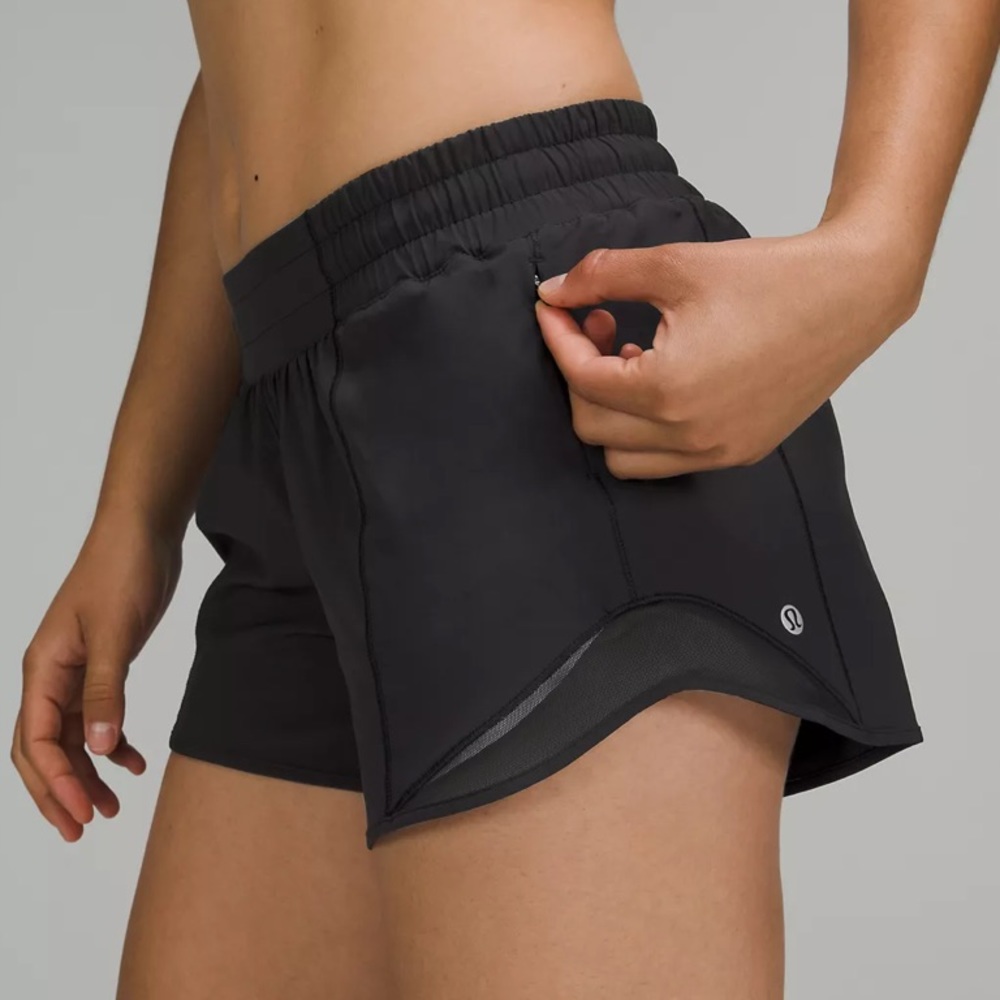 Lululemon Hotty Hot Low-Rise Lined Short 4”